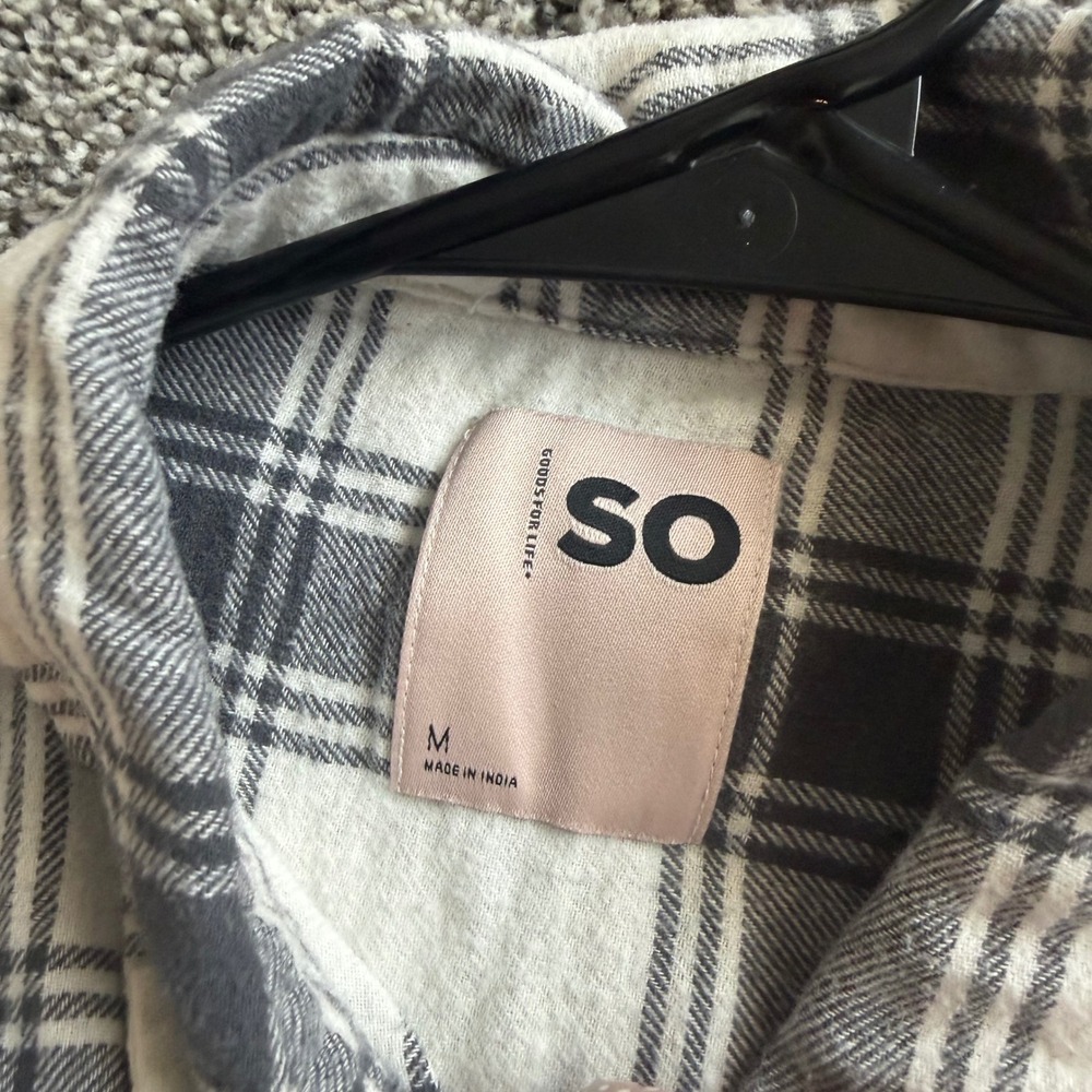 SO Plaid Flannel Shirt Size M Button Down Long Sleeve Casual White Gray - Picture 6 of 6